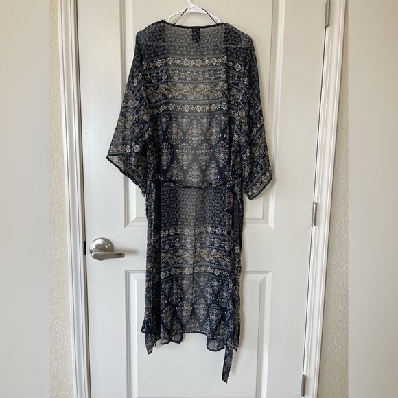 Express Blue Kimono with Flowing Sleeves and Tie Belt - Picture 7 of 11